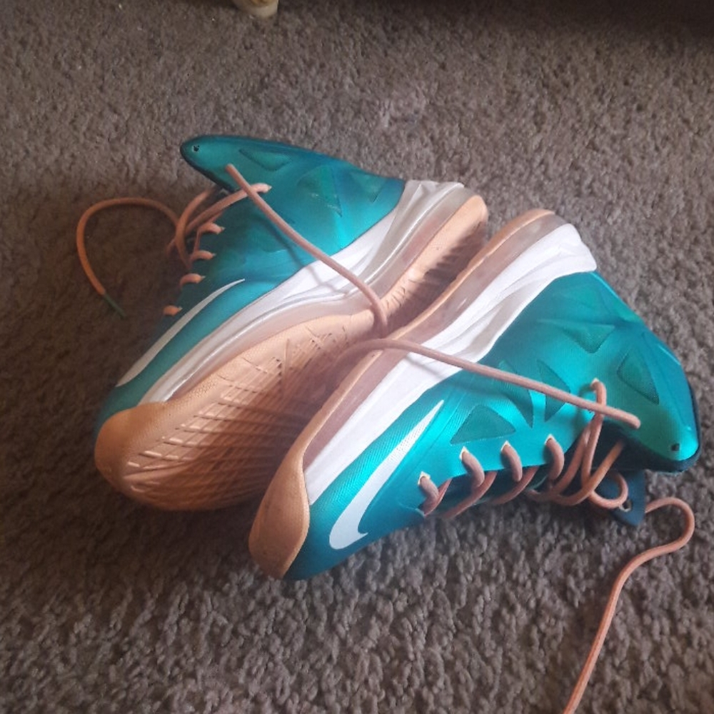 Nike LeBron X GS Miami Green - Picture 2 of 7